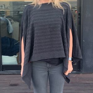 LULULEMON poncho